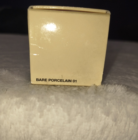 BareMinerals BareSkin Pure Brightening Serum Foundation SPF 20- Bare Porcelain01 - Picture 4 of 8